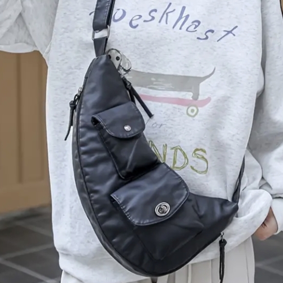 Black Sleek Vegan Leather Minimalist Chest/Sling/Crossbody Bag NEW - Picture 5 of 7